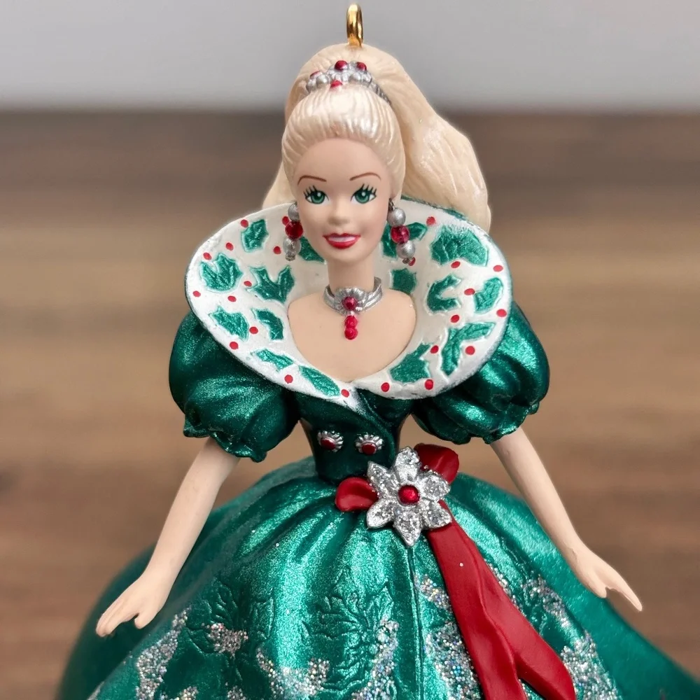 VINTAGE Hallmark Keepsake Christmas Ornament Green HOLIDAY BARBIE Mattel 1995